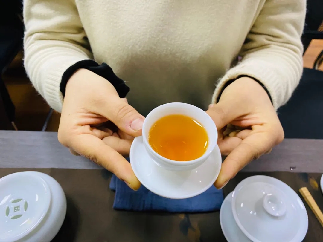 女神節(jié)快樂(lè)！三月花盛，品茗人生。