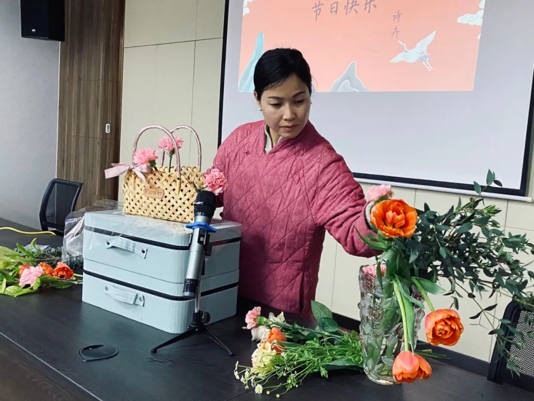 女神節(jié)快樂(lè)！三月花盛，品茗人生。